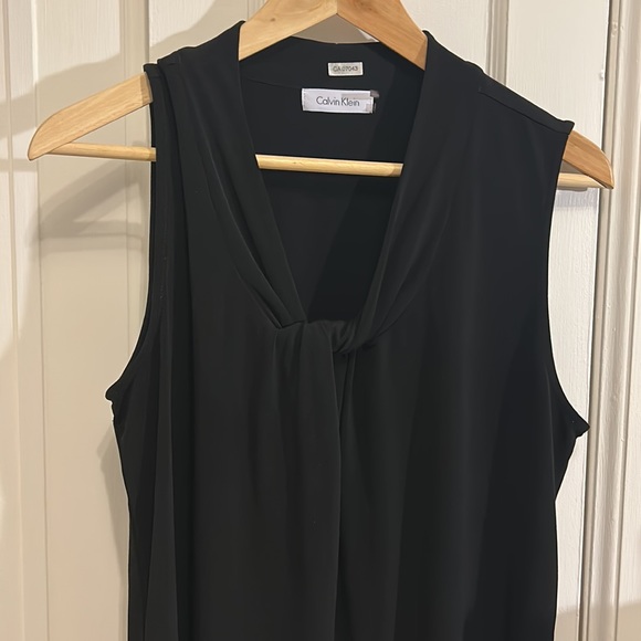 Calvin Klein top. - Picture 2 of 2